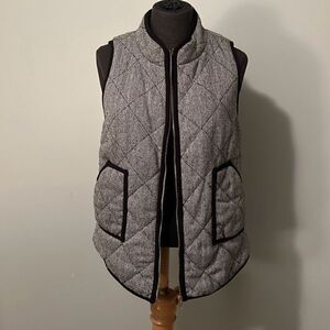 41 Hawthorn Women's Black and White Herringbone Quilted Vest